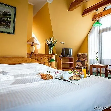 Skalny Hotel 3*